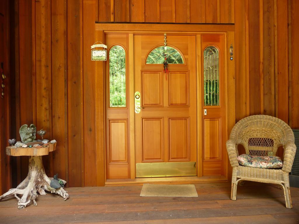 Davis Brook Retreat Bed and Breakfast Sechelt Buitenkant foto